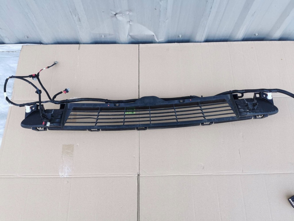 Tesla model 3 17- решітка нижня бампера електропроводка 6xpdc перед 2067958-01-b Доставка