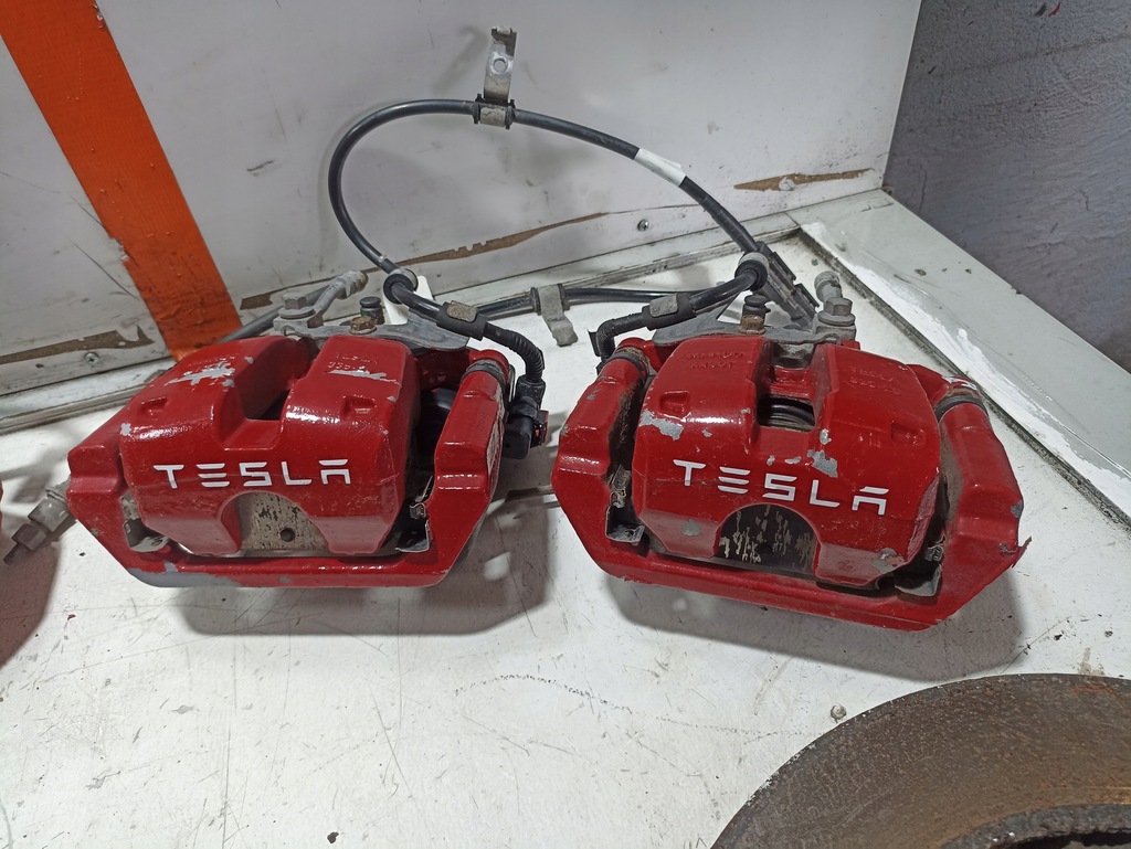 фото №11, Tesla model 3 суппорты тормозные диски тормозные