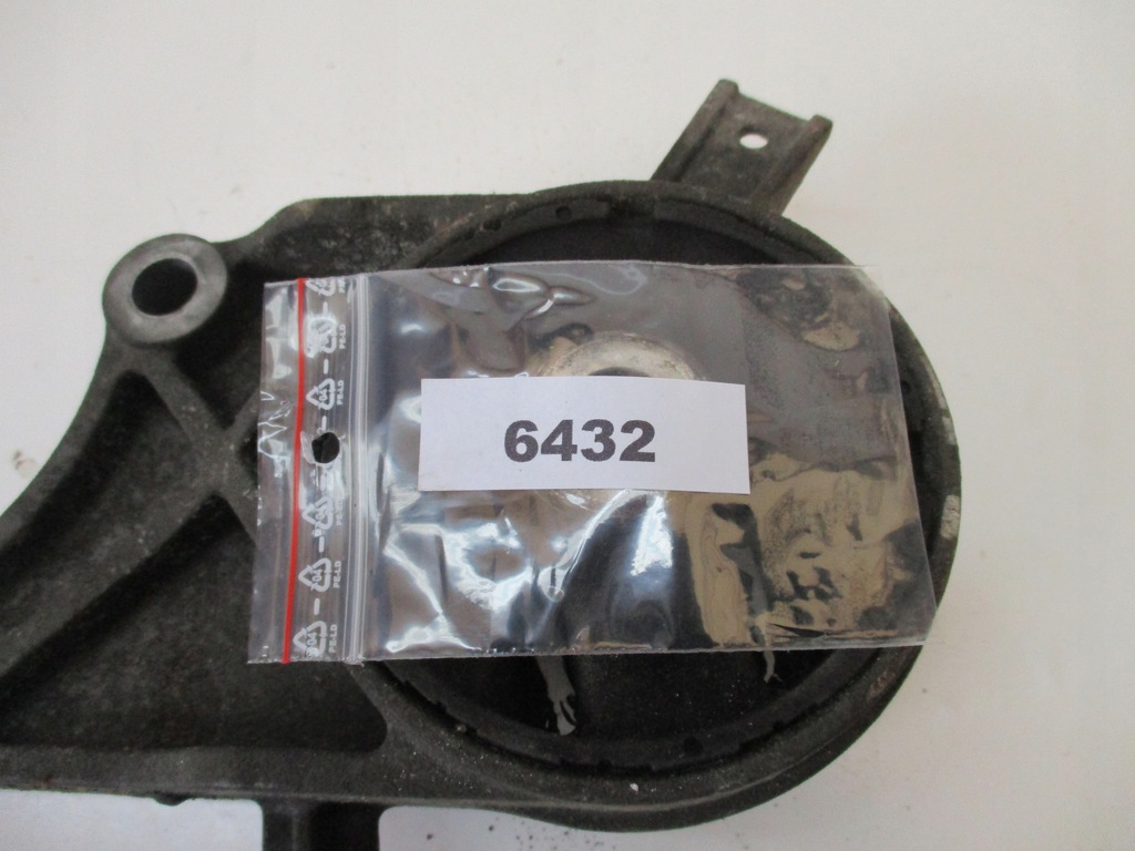 фото №6, | opel signum 2.2 16v кронштейн коробки подушка v04633