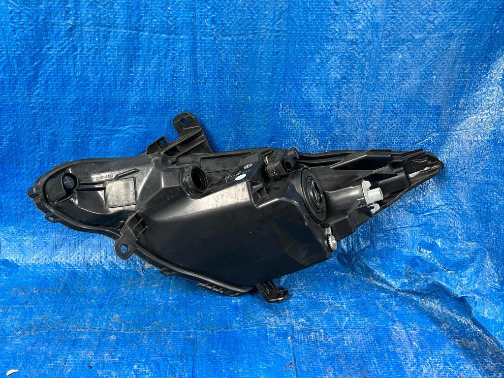 фото №5, Toyota aygo ii 14-18 правая лампа передняя