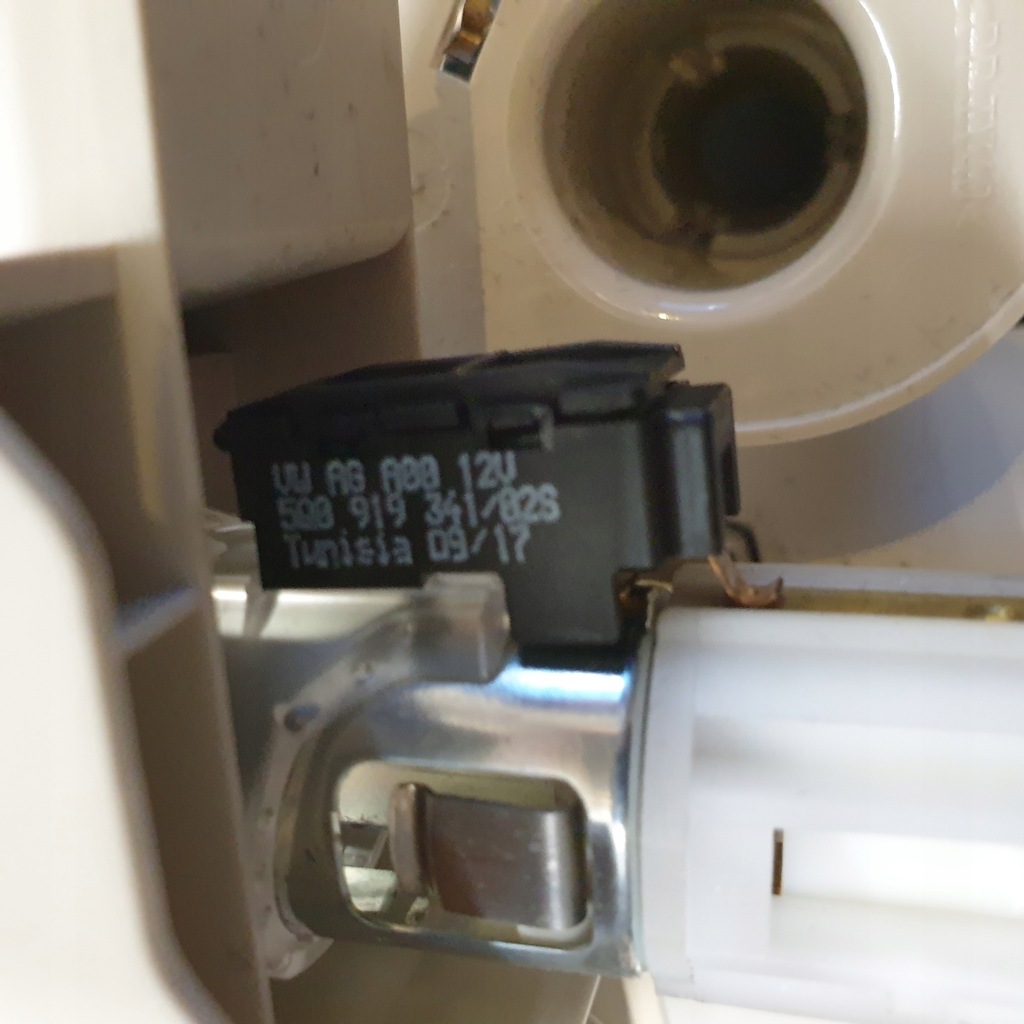 фото №11, Бардачок полиця кронштейн na чашка підсклянник шторка vw passat b8 3g оригінальний номер