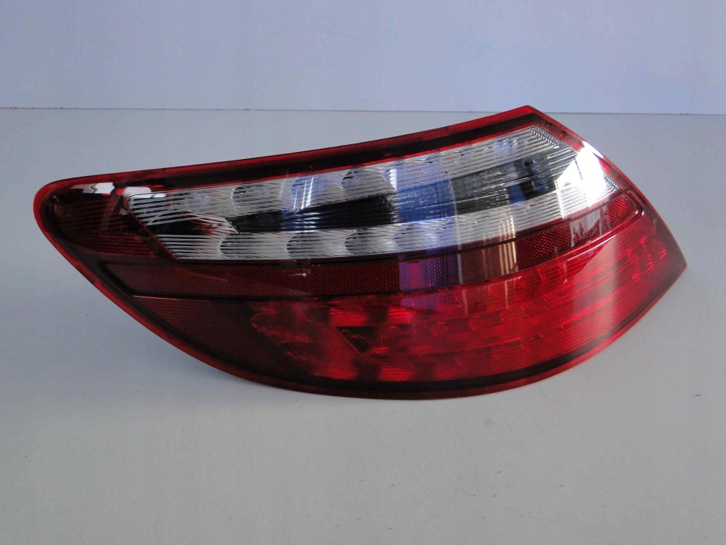 фото №3, Mercedes slk r172 172 лампа задняя левая amg europa