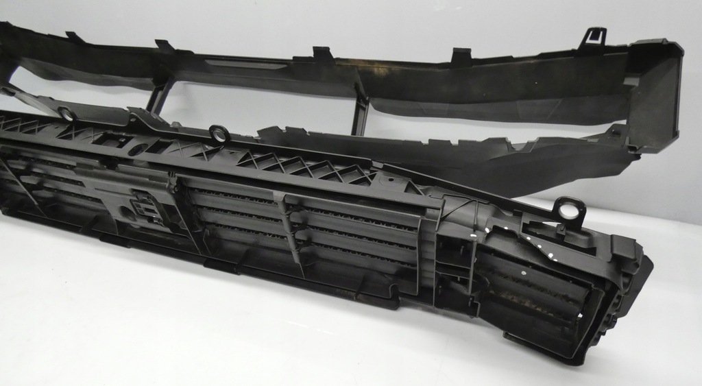 фото №10, Audi q6 e-tron 85h121219e 2024- воздуховод воздуха шторка жалюзи