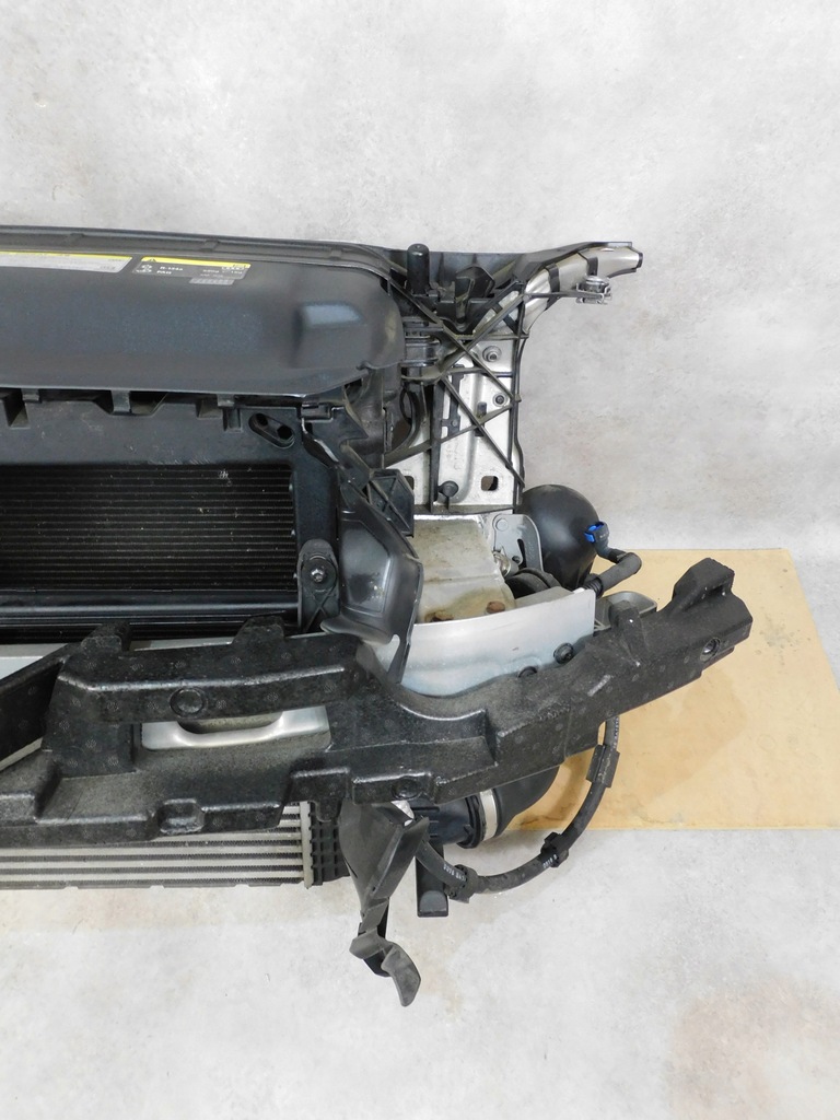 фото №10, Audi a4 b9 8w kompletny перед бампер лампы капот pas ly8s