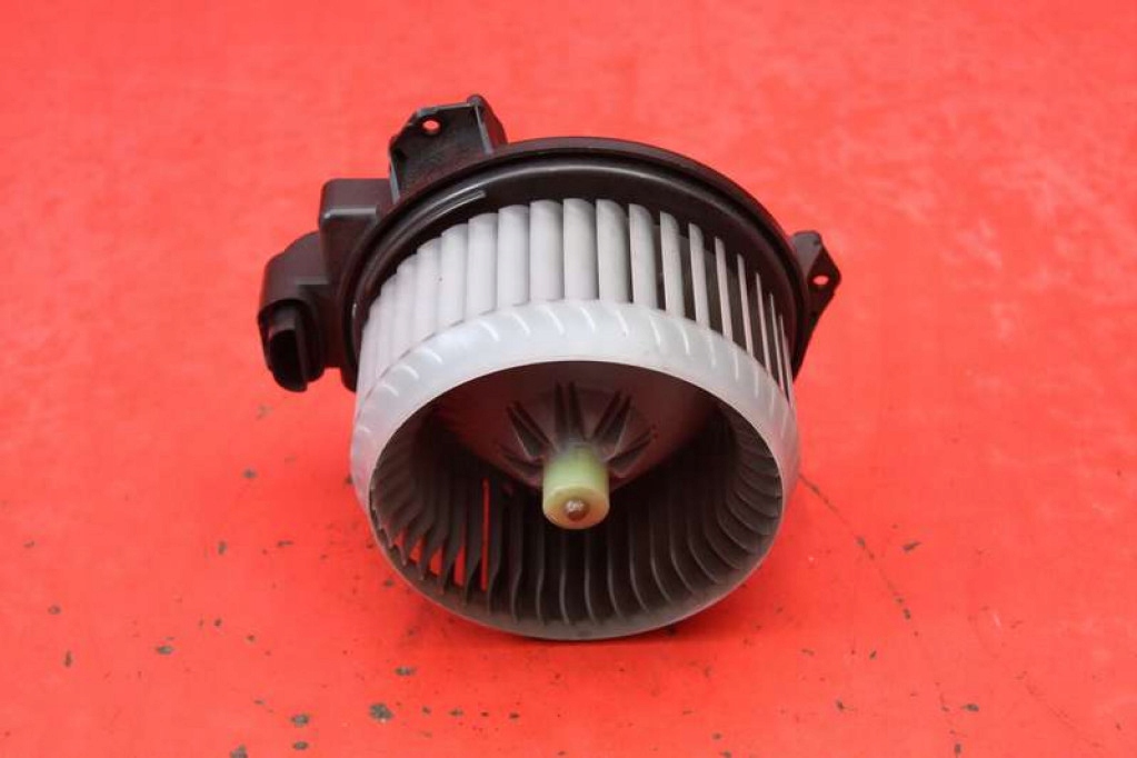 фото №1, Повітродувка вентилятор обдув eu toyota yaris 2 ii 09-12