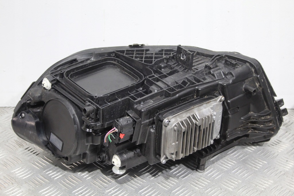 фото №10, Mercedes-benz оригинальный номер a1779064703 лампа передняя l