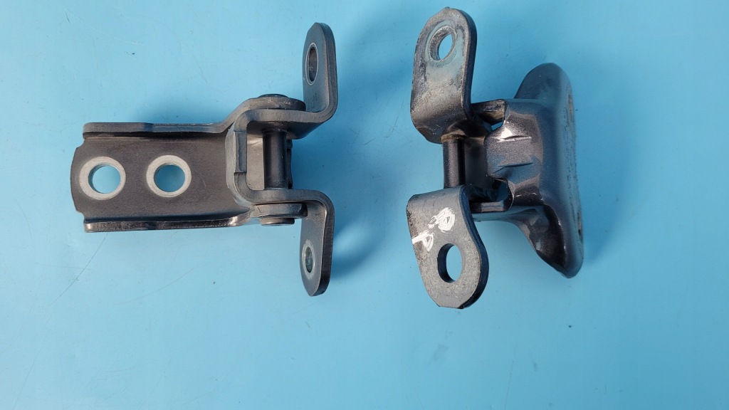 фото №8, Toyota rav4 v 19r 2.0 vvti петли дверь правый перед a046694 комплект