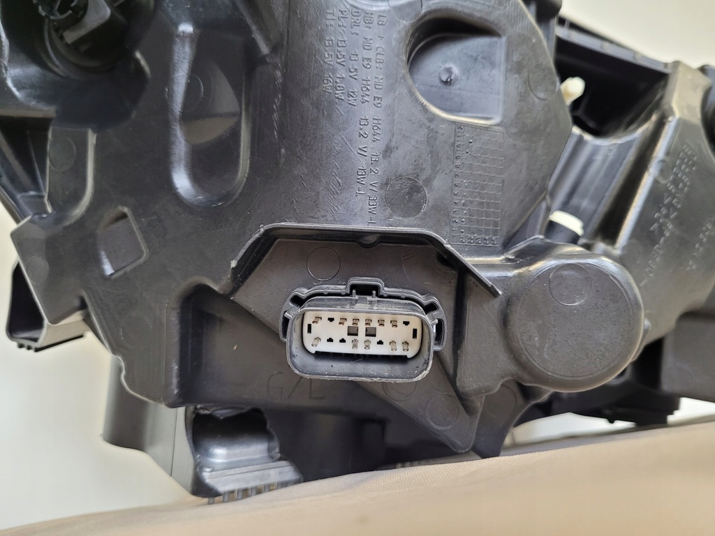 фото №8, Лампа левый перед левая передняя led em2b-13w030-cs ford s-max