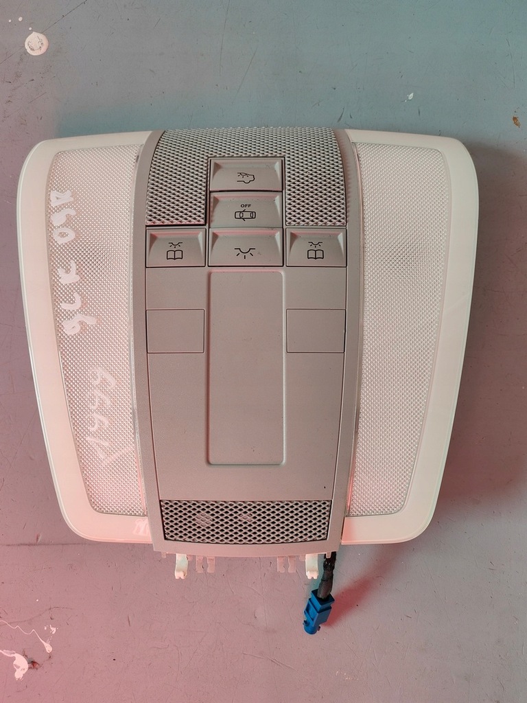 фото №1, Mercedes glk лампа потолочный a2048202001