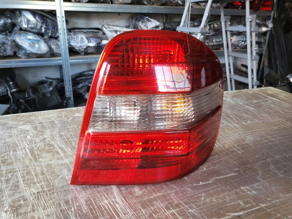 фото №7, Mercedes ml164 164 05-09 лампы задние оригинальные