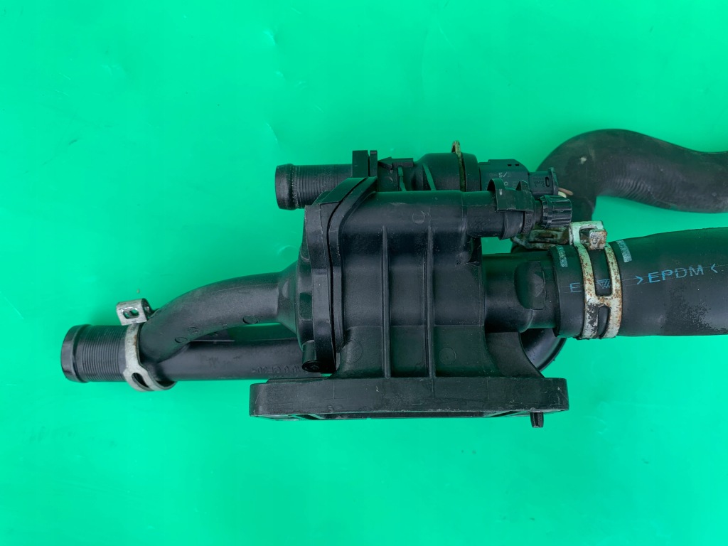 фото №9, Корпус термостата peugeot 308 i t7 1.6 hdi 07-