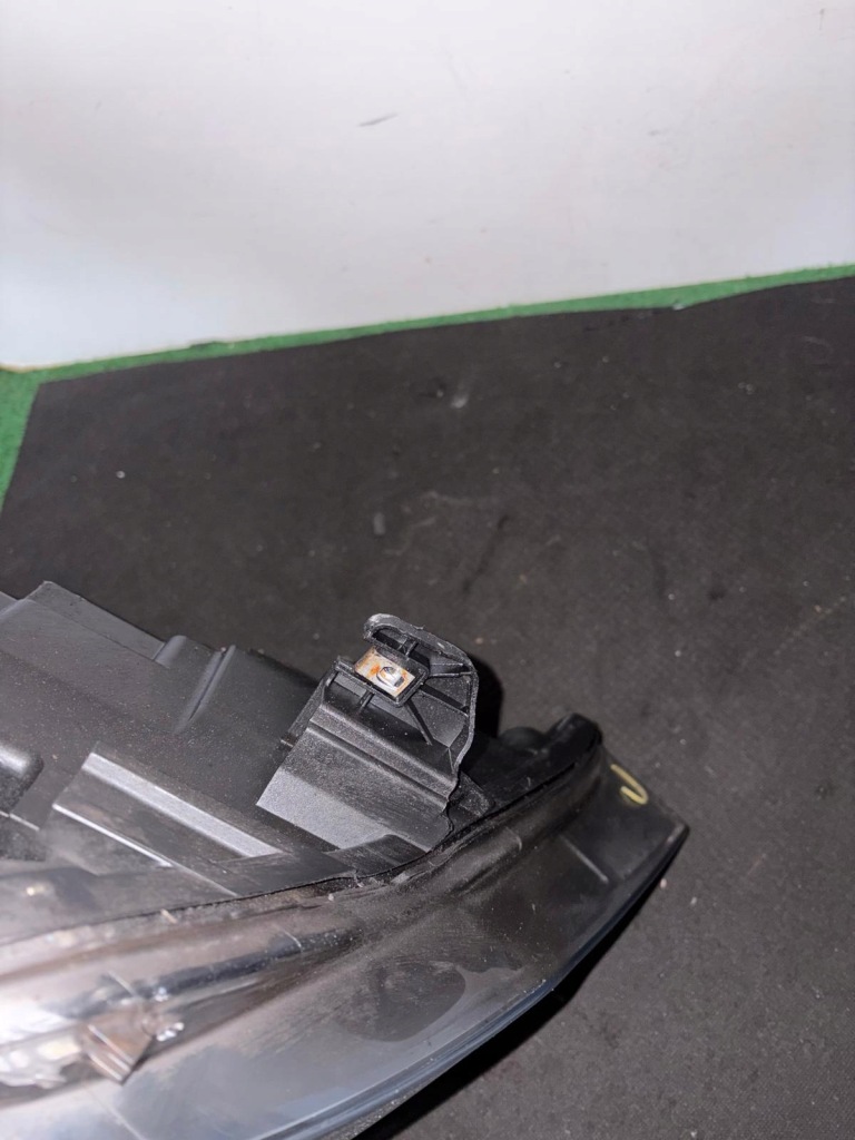 Фонари передние opel insignia a face рестайлинг  обычная линза led демонтаж европа в Украине