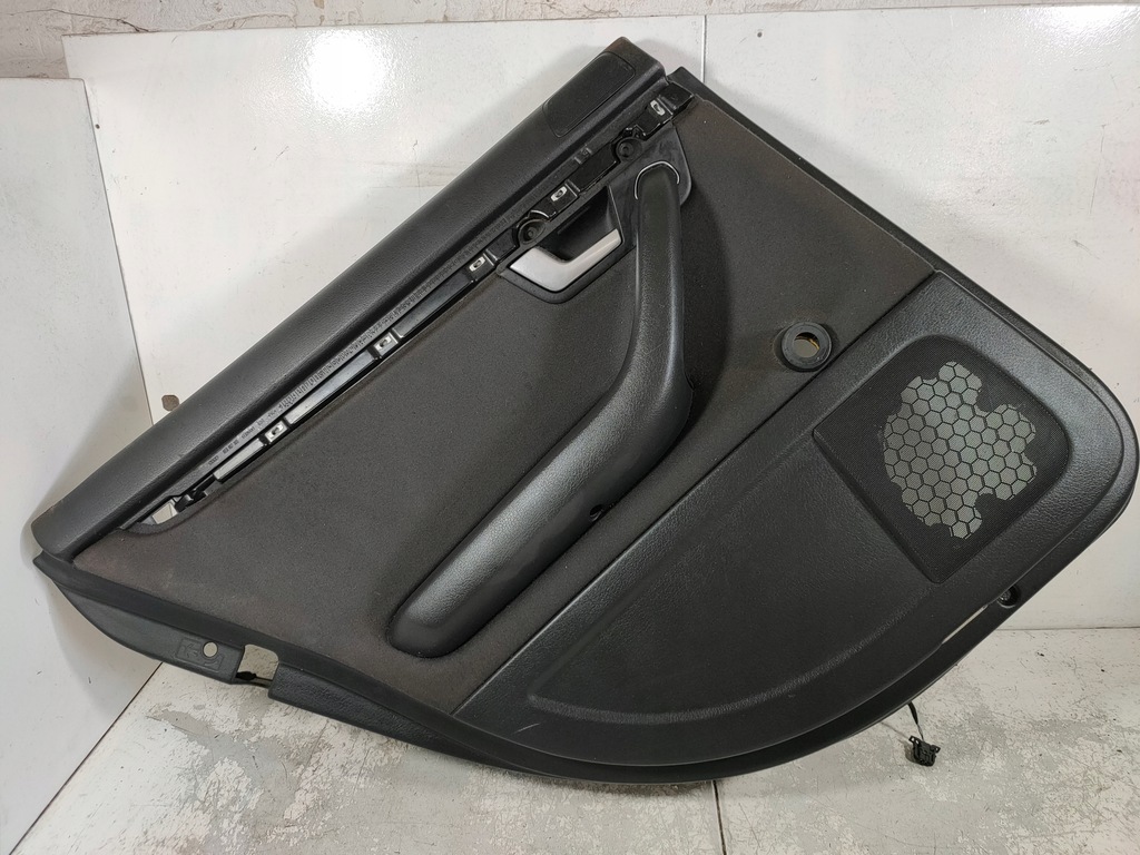 фото №1, Обшивка дверь левый задняя audi a4 b6 чёрный soul