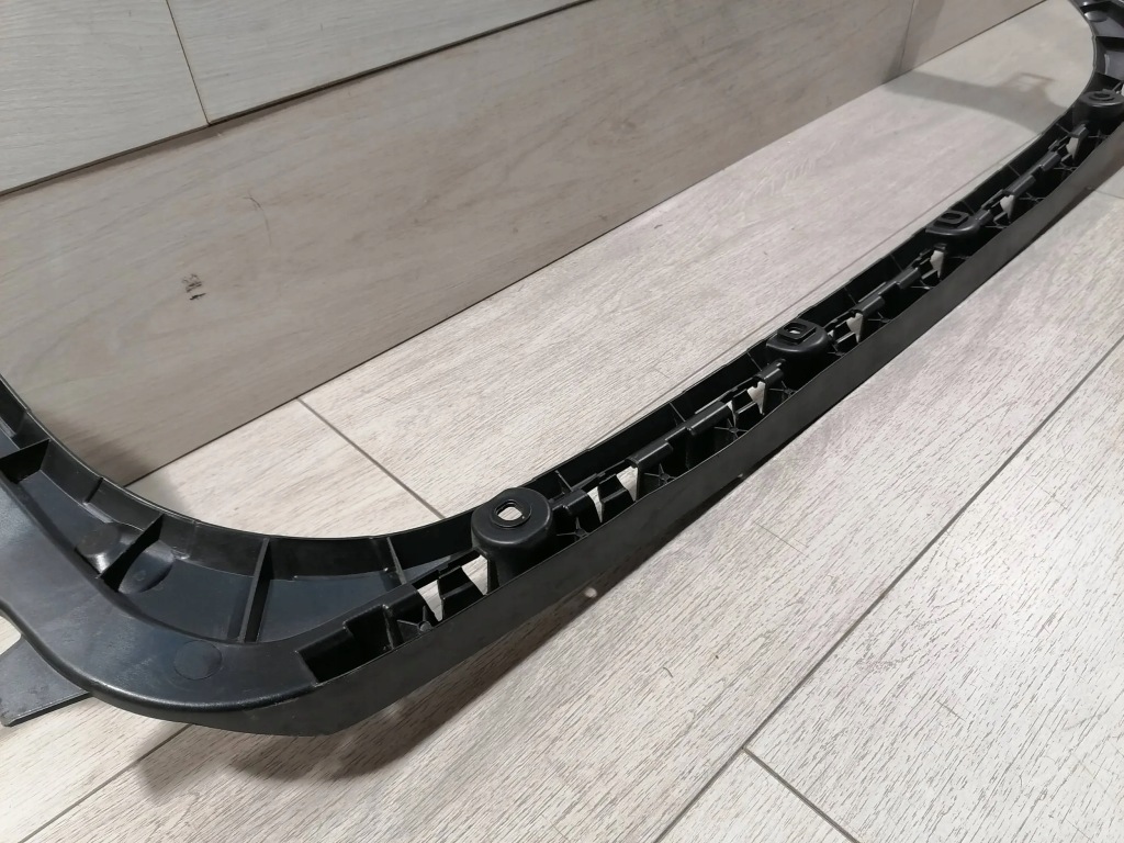 фото №2, Panamera направляющая бампер задняя 974807863