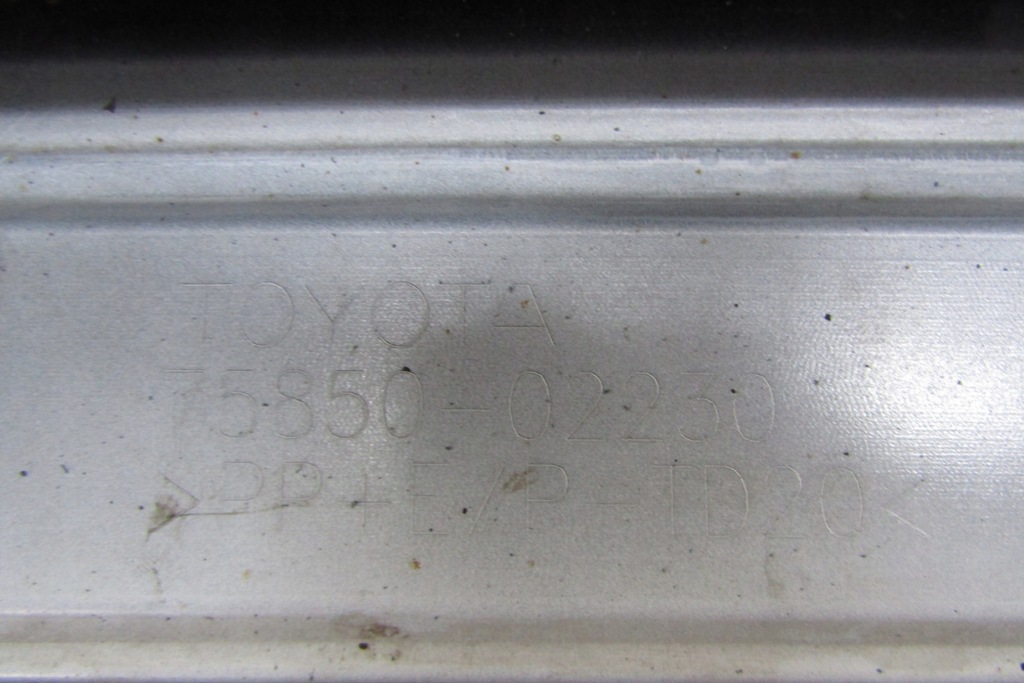 фото №9, Молдинг поріг права toyota corolla xii sedan e21