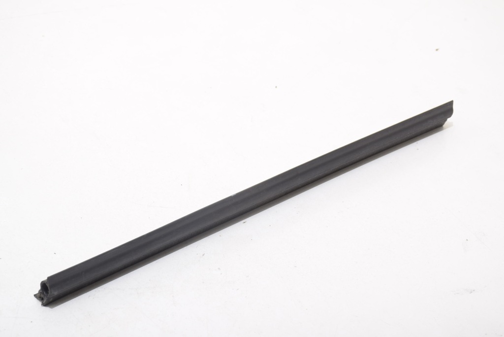 фото №1, Audi a5 8t fl прокладка поперечина передний радиатор