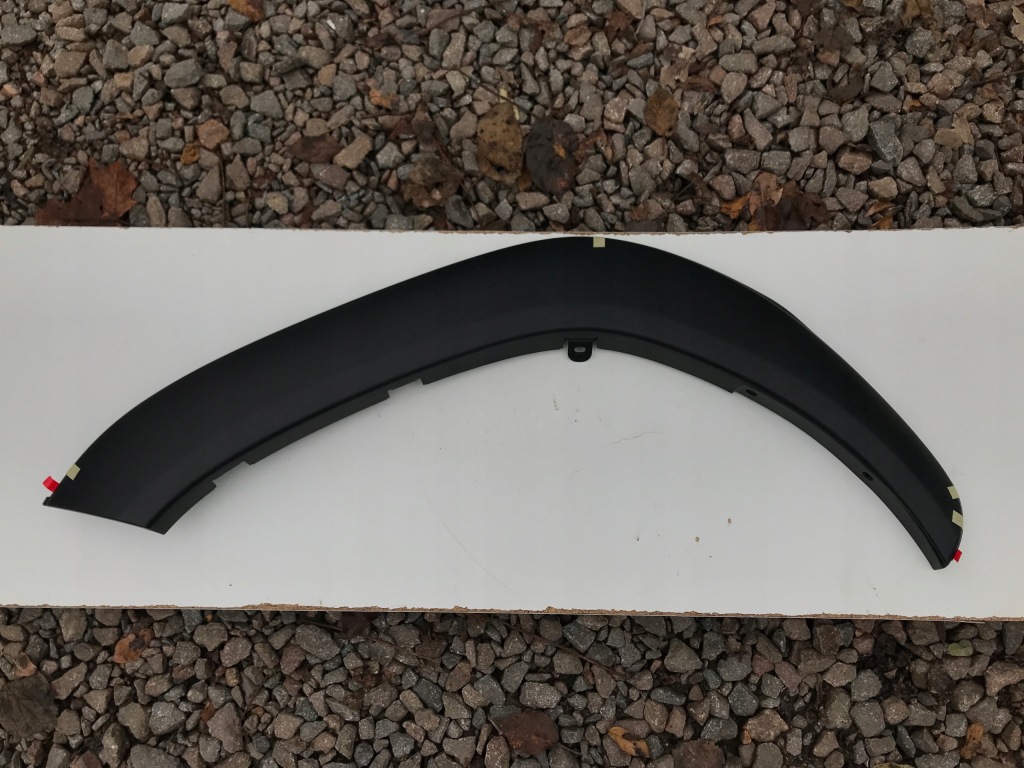 фото №1, Toyota hilux 8 viii левая молдинг na крыло перед 2015-2018