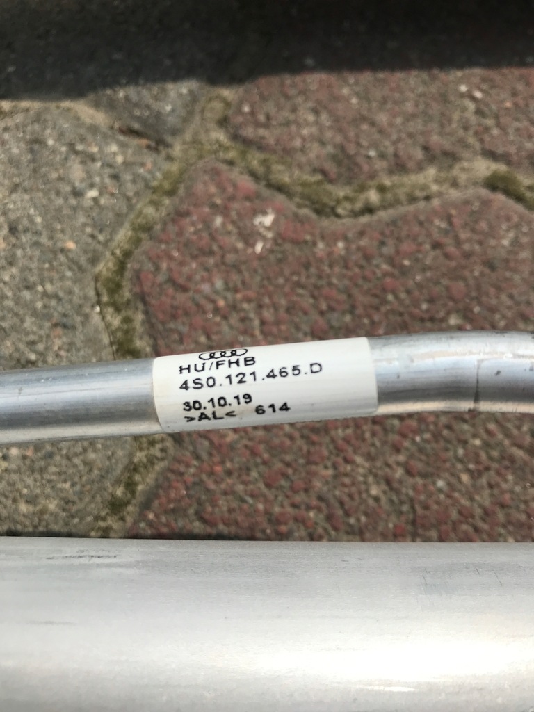 фото №8, Audi r8 5.2 труба шланг wody жидкость 4s0819270d