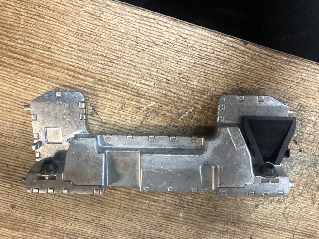 фото №7, Mercedes w207 w212 камера скло перед 0009009908