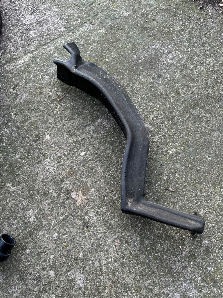 фото №1, Citroen c5 iii шумоизоляция губка жабо левая