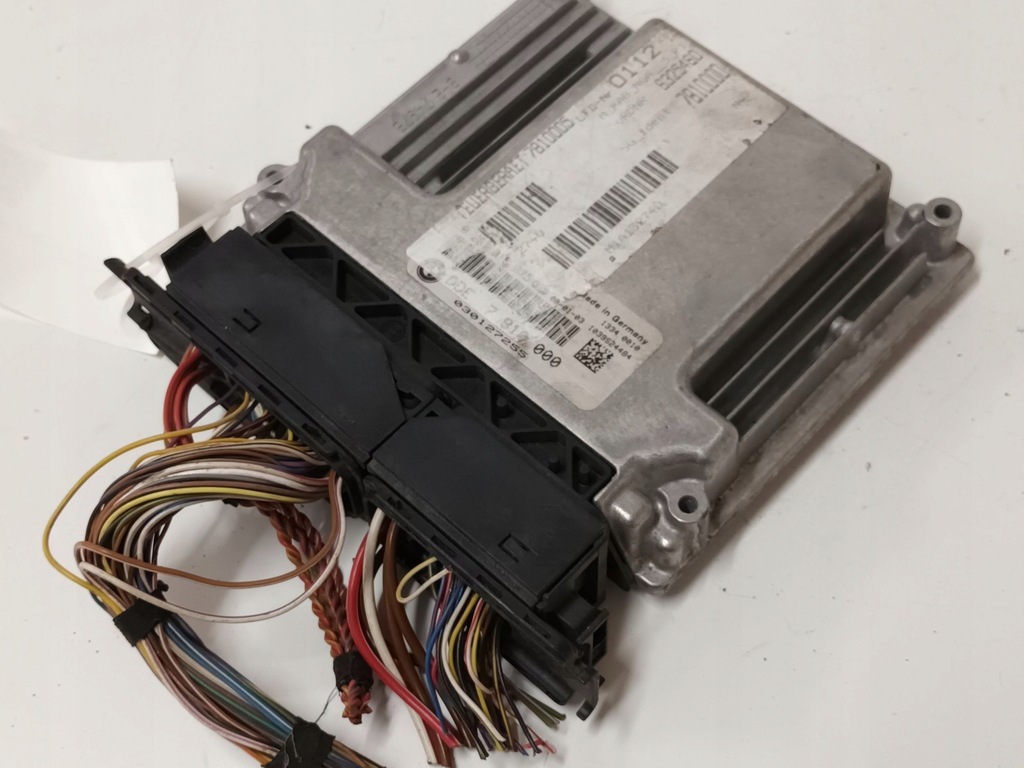 фото №1, Бортовой компьютер двигателя ecu bmw 3 e90 02810015075 2.0l дизель 2008