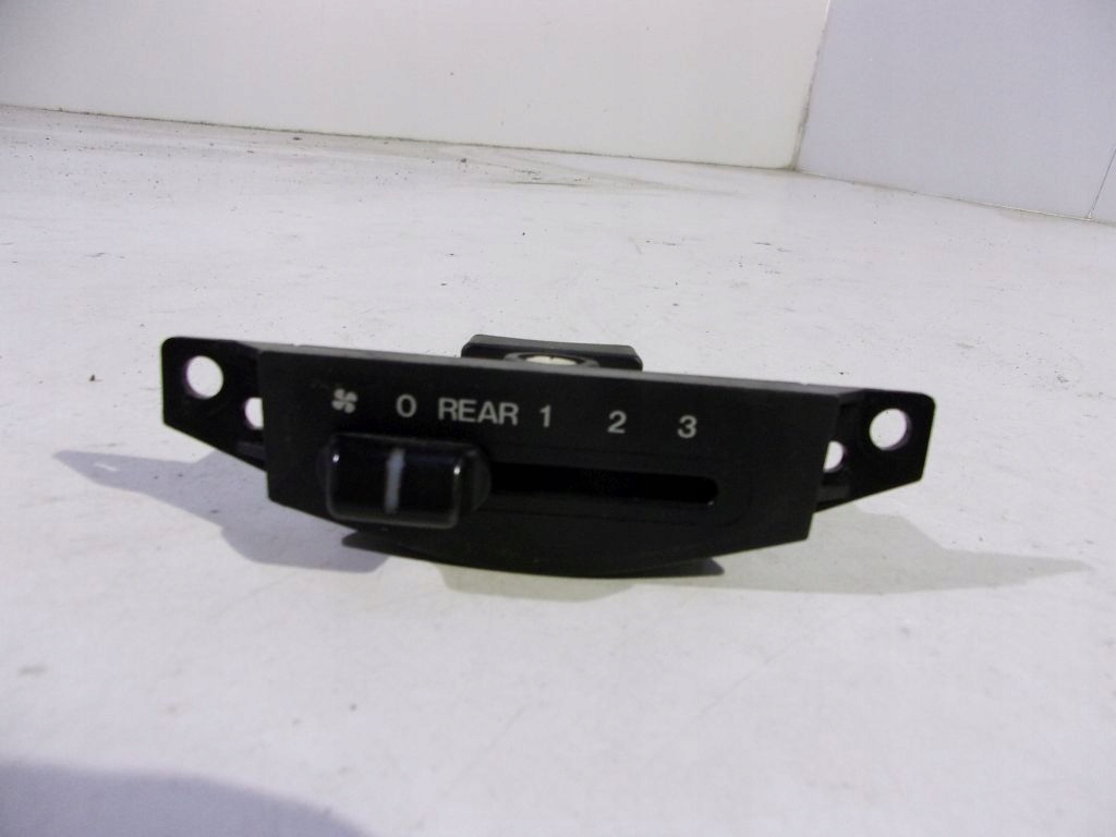 фото №1, Mazda mpv ii переключатель вентилятор обдув