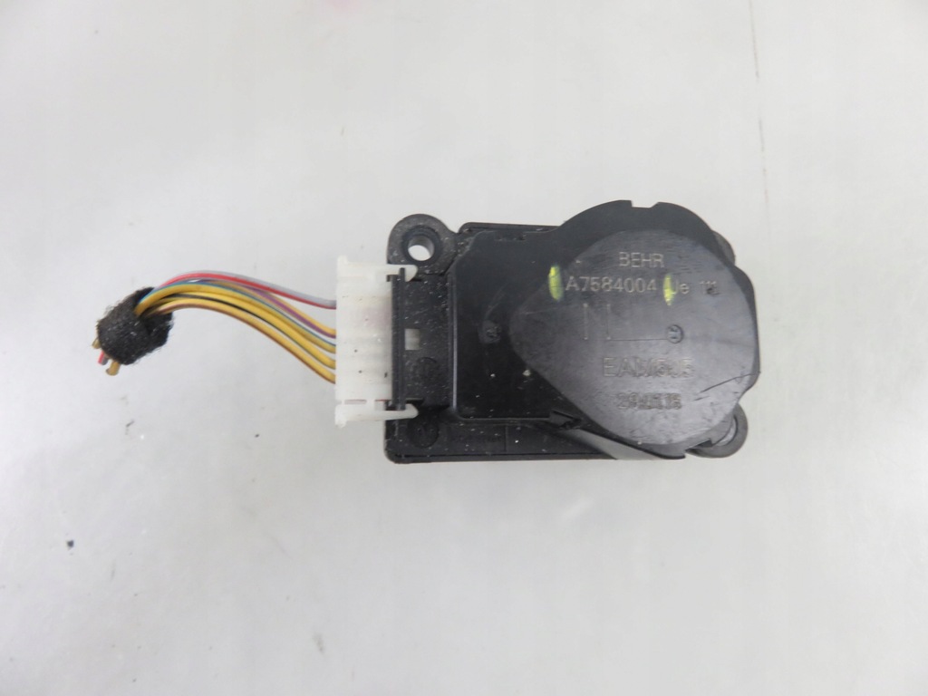 фото №1, Моторчик крышка обдув volvo fh ii a7584004