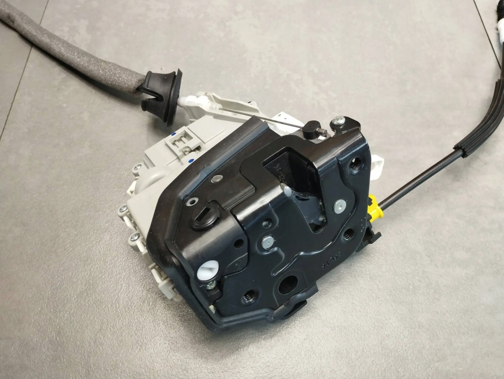 фото №1, Audi a5 8t замок лівий задня 8k0839015h