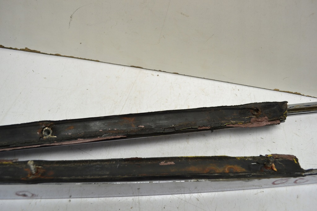 фото №9, Mercedes w116 накладки хром задня лампи права + ліва