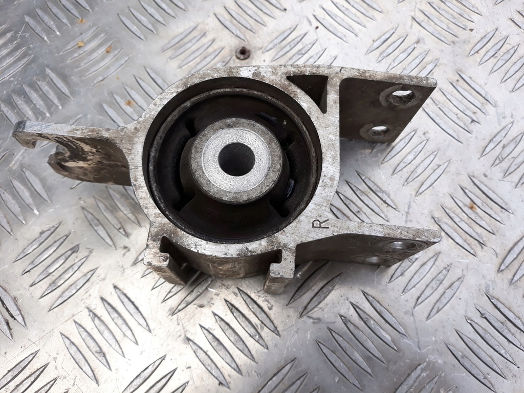 фото №1, Втулка рычага mercedes klasa b w246, w242