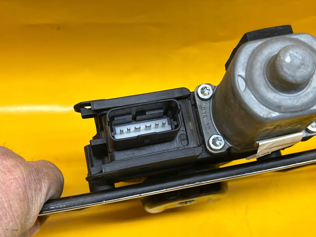 Подъемник электрический стекло левый перед peugeot bipper 1137328451 Доставка