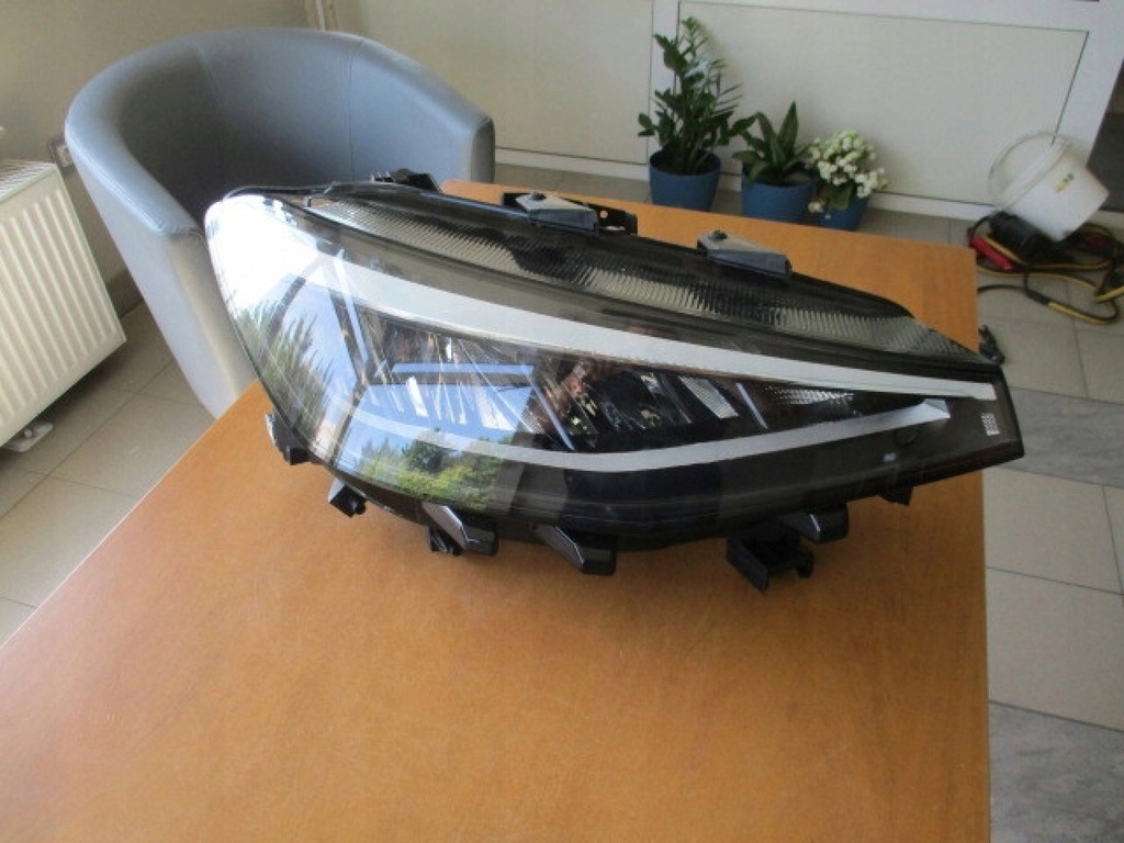 фото №1, Лампа передня права vw id.4 id4 11b941006a