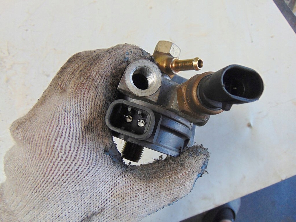 фото №7, Alfa romeo 146 1.9jtd основание фильтра 0450133277