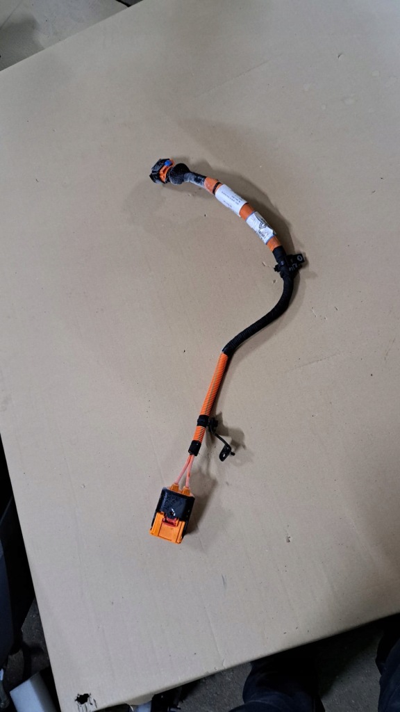 Шланг wysokiego напруги renault austral 1.2 e tech 240415154r Ціна