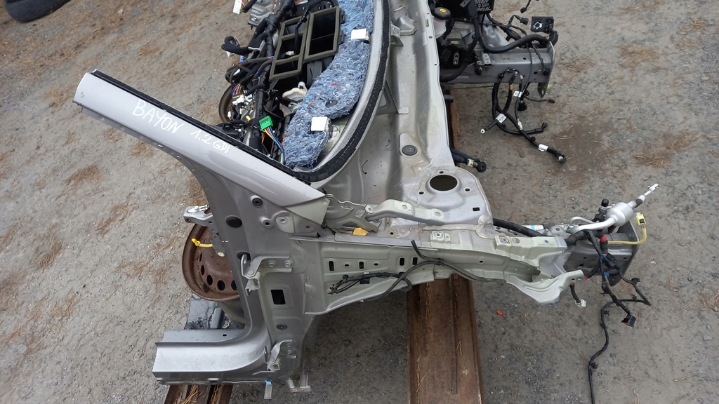 фото №1, Hyundai bayon чверть лонжерон перед права r3w nnb