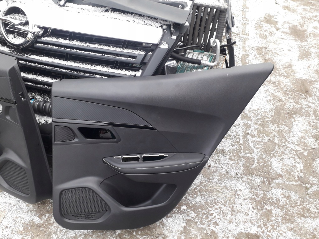 фото №6, Оббивка двері обшивка peugeot 2008 ii 19- gt задня