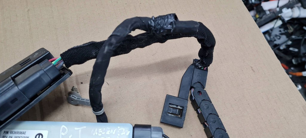 фото №13, Chrysler pacifica 68360881ab задняя сторона правая