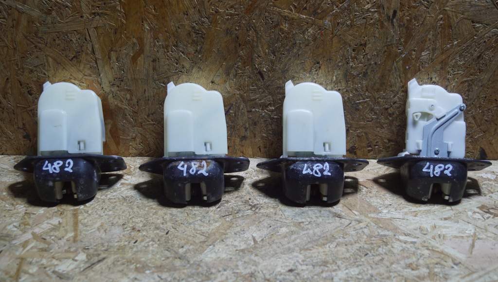 фото №4, Замок кришки багажника задня nissan juke f15