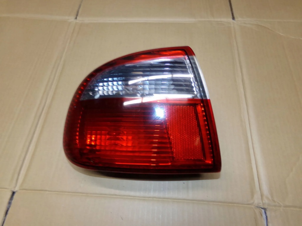 фото №1, Лампа левая задняя задняя вкладыш toledo ii