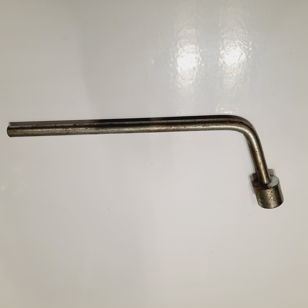 фото №1, Mitsubishi pajero iii ключ do kół