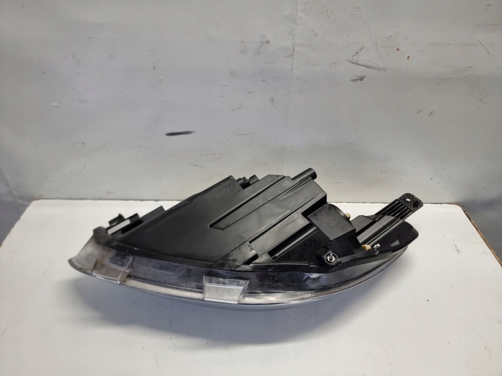 фото №4, Ford fiesta mk8 лампа передня права