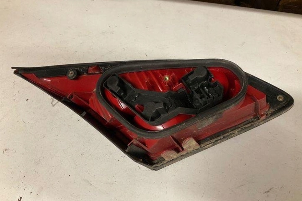 фото №1, Правая лампа крышки багажника renault vel satis bj0_ 8200014363 2.96l