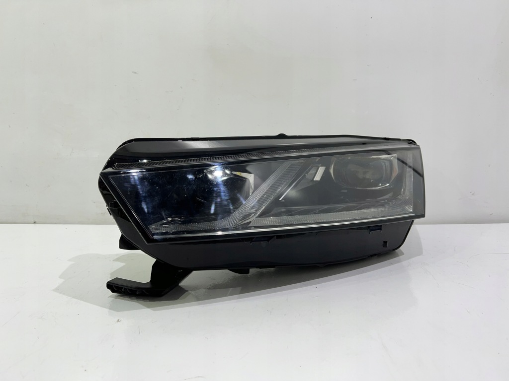 Купити Skoda octavia 4 full led ліва фара комплектний гарний стан