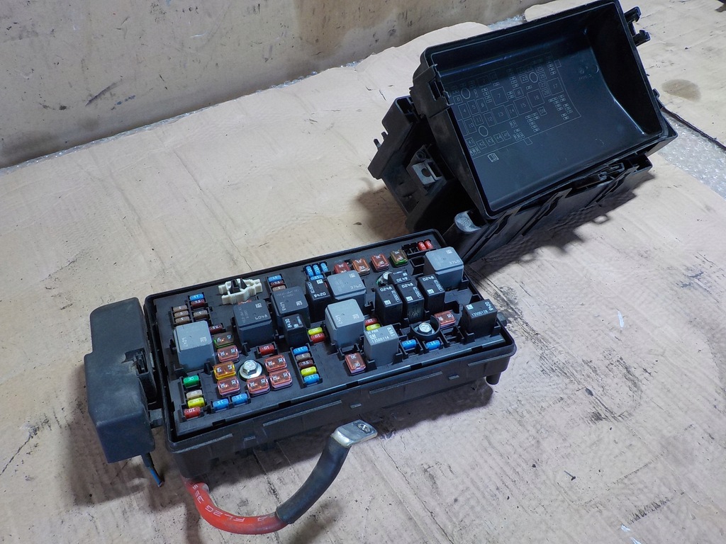 фото №1, Insignia коробка предохранителей bsi 529050199