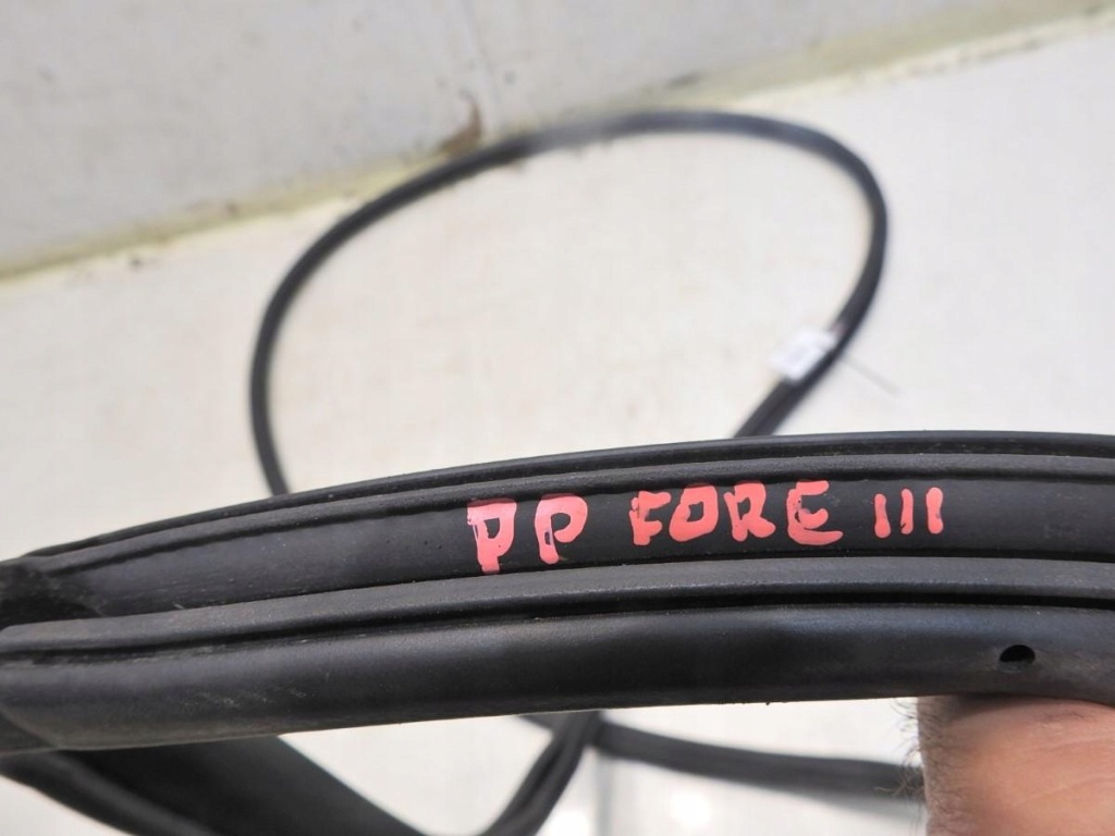 фото №2, Прокладка дверь правый перед subaru forester iii