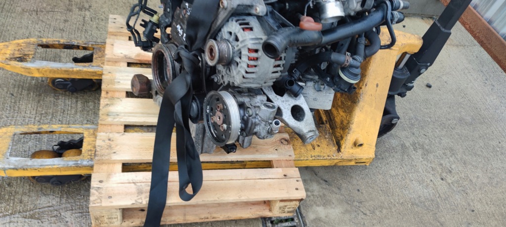 Двигун комплектний  audi a5 8t a4 b8 q5 seat 2.0 tdi caga cag 143km 6 в Україні