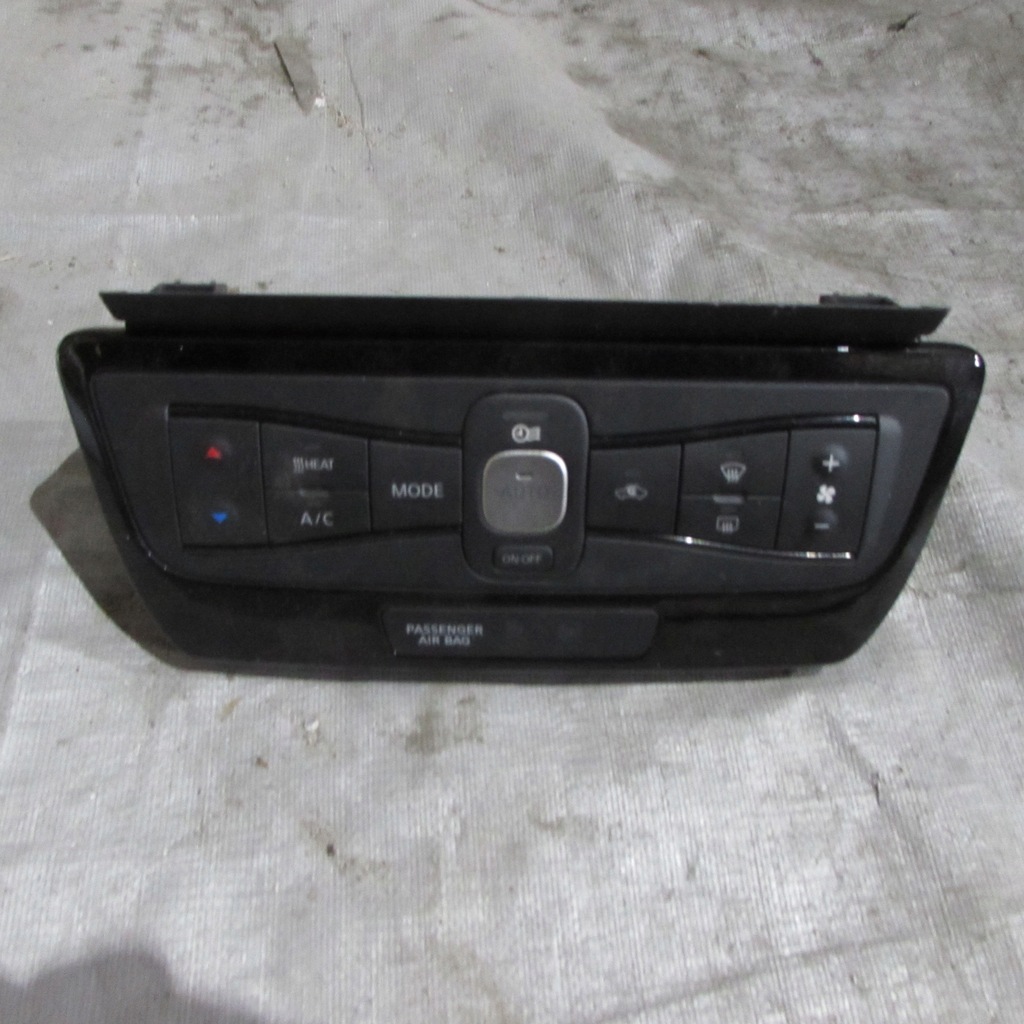 фото №1, Nissan leaf 2 панель кондиціонера