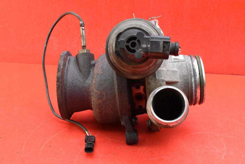 Турбонагнітач турбіна 31493379 volvo s40 v40 2 2 2.0 d3 150 km 16-20 в Україні