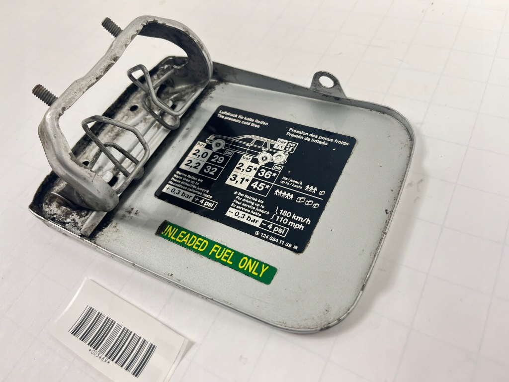 Купити Кришка заливної пального mercedes w124 універсал s124 1245841039 срібляста