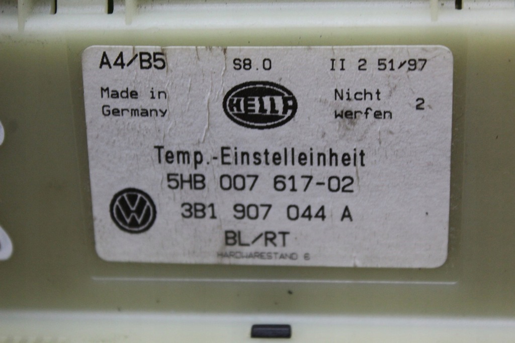 фото №9, Панель кондиционера a4 b5 passat b5 3b1907044a